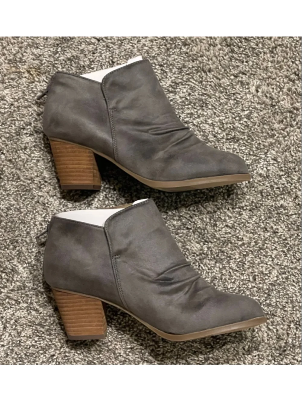 Report clarice heeled